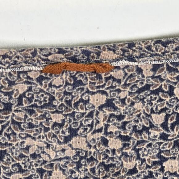 Frye And Co. Floral Women's Pullover Top. Size Large . - Picture 7 of 10